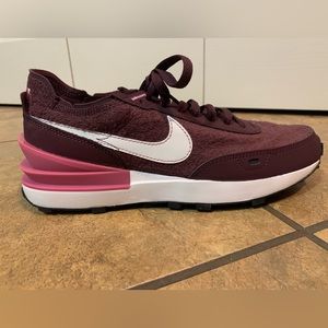 Women’s Nike Waffle size 9